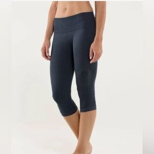 NWT Lululemon in the flow crop II size 6